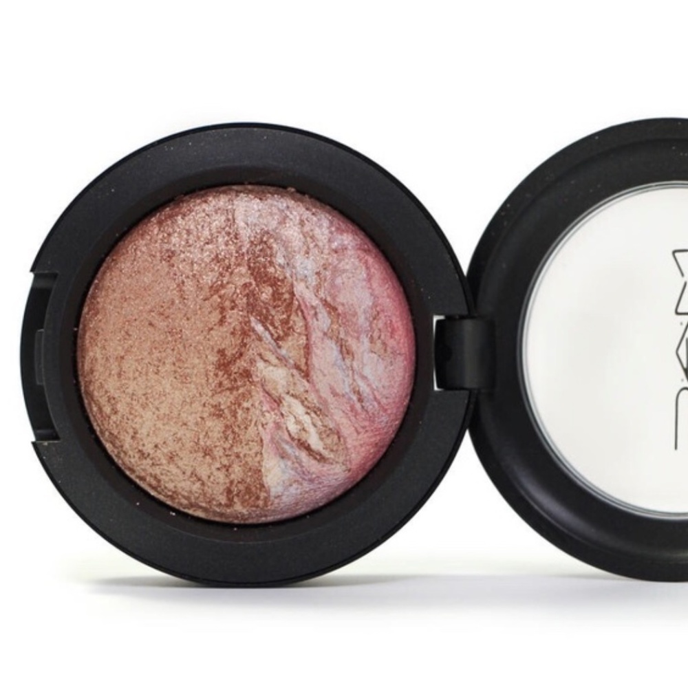 MAC Mineralize Eye Shadow Duo in Love Connection